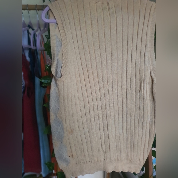 Izod pale yellow argyle sweater vest - Picture 3 of 3